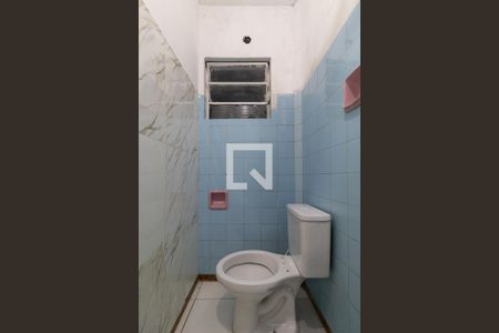 Banheiro de casa para alugar com 1 quarto, 21m² em Jardim Danfer, São Paulo