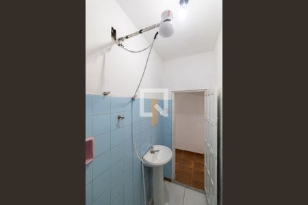 Banheiro de casa para alugar com 1 quarto, 21m² em Jardim Danfer, São Paulo