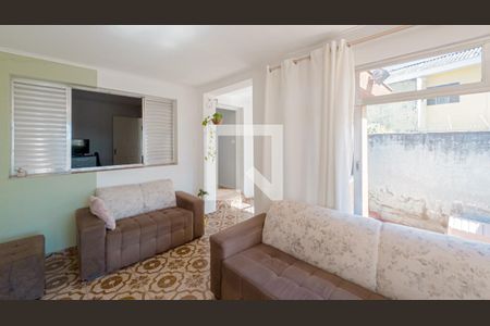 Sala de casa à venda com 3 quartos, 113m² em Jardim Eliane, São Paulo