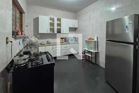 Casa para alugar com 3 quartos, 360m² em Fernão Dias, Belo Horizonte