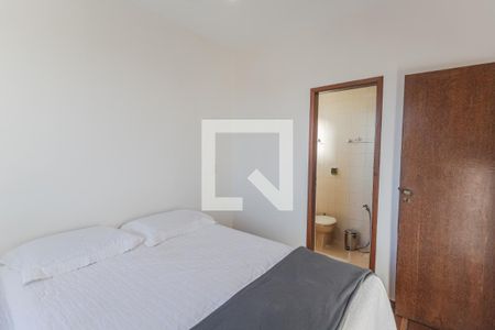 Suíte de apartamento à venda com 3 quartos, 90m² em Santa Efigênia, Belo Horizonte