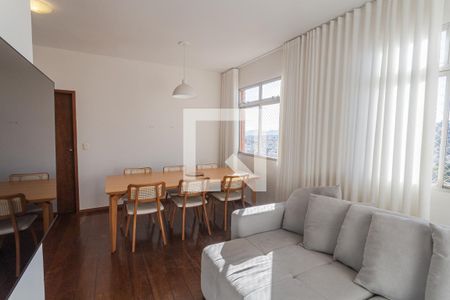 Sala de apartamento à venda com 3 quartos, 90m² em Santa Efigênia, Belo Horizonte