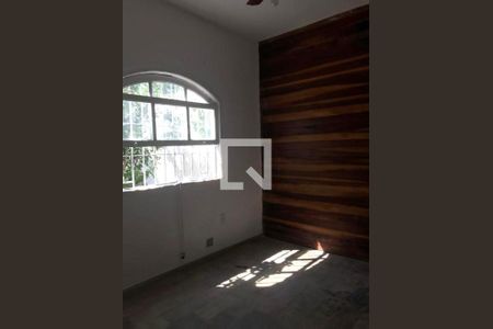Casa à venda com 4 quartos, 196m² em Piratininga, Niterói