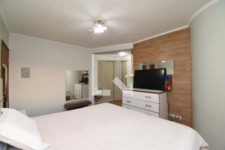 Suíte de casa de condomínio à venda com 3 quartos, 220m² em Uberaba, Curitiba