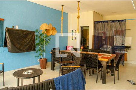 Casa para alugar com 3 quartos, 450m² em Loteamento Aruana Park, Goiânia