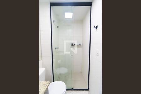 Banheiro de kitnet/studio à venda com 1 quarto, 24m² em Vila Guarani (zona Sul), São Paulo