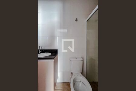 Banheiro de apartamento para alugar com 1 quarto, 30m² em Vila Carrão, São Paulo