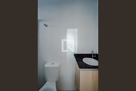 Banheiro de apartamento para alugar com 1 quarto, 30m² em Vila Carrão, São Paulo