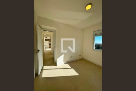 Quarto de apartamento à venda com 2 quartos, 56m² em Cavalhada, Porto Alegre