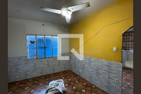 Casa para alugar com 2 quartos, 160m² em Rocha Miranda, Rio de Janeiro