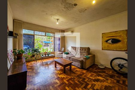 Casa para alugar com 4 quartos, 257m² em Ipanema, Porto Alegre