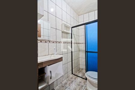 Banheiro de casa para alugar com 1 quarto, 50m² em Jardim Santa Lucrecia, São Paulo
