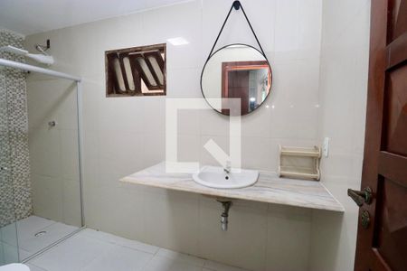 Banheiro de casa de condomínio para alugar com 1 quarto, 70m² em São Cristóvão, Salvador