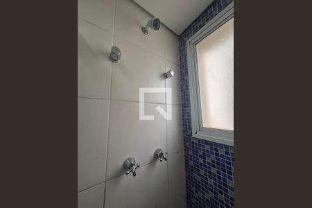 Banheiro Corredor - Detalhe Chuveiro de apartamento para alugar com 2 quartos, 60m² em Jardim Maria Rosa, Taboão da Serra
