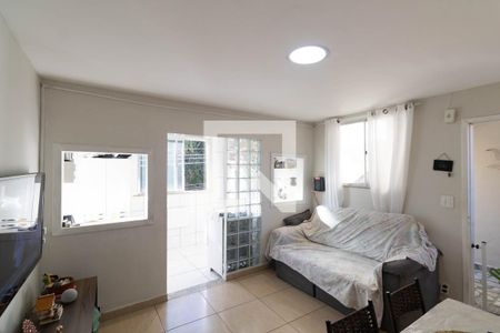 Sala de casa para alugar com 2 quartos, 50m² em Inhoaíba, Rio de Janeiro