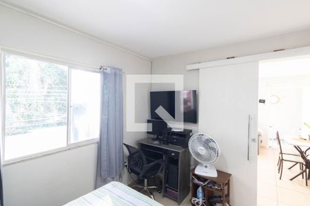 Quarto 1 de casa para alugar com 2 quartos, 50m² em Inhoaíba, Rio de Janeiro