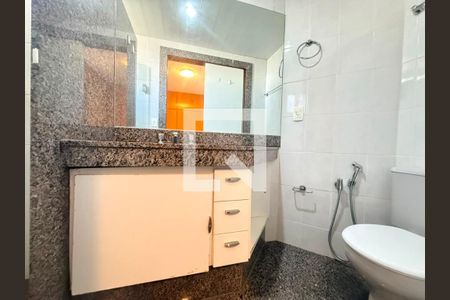 Banheiro da Suíte de apartamento para alugar com 2 quartos, 71m² em Santa Efigênia, Belo Horizonte