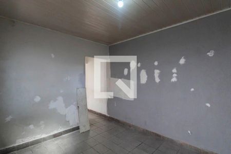 Sala de casa para alugar com 2 quartos, 100m² em Jardim Caguassu, São Paulo
