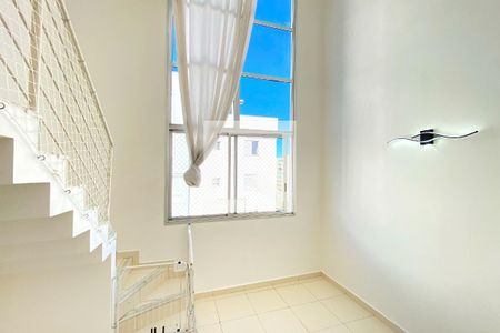 Hall da Escada de apartamento para alugar com 5 quartos, 220m² em Buritis, Belo Horizonte