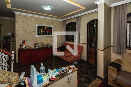 Casa à venda com 4 quartos, 360m² em Copacabana, Belo Horizonte