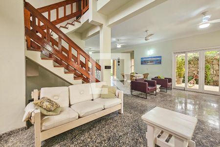 Casa para alugar com 5 quartos, 410m² em Jardim Guaiuba, Guarujá