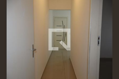 Corredor de apartamento para alugar com 1 quarto, 55m² em Jardim Guairaca, São Paulo