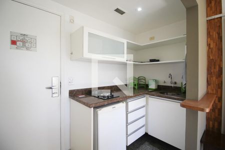 Cozinha de apartamento para alugar com 1 quarto, 32m² em Itaim Bibi, São Paulo