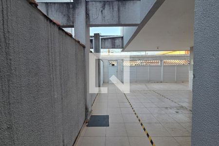 Garagem de casa de condomínio para alugar com 2 quartos, 70m² em Vila Assuncao, Praia Grande
