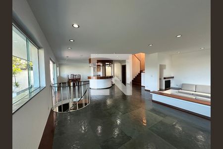 Sala de casa de condomínio para alugar com 4 quartos, 520m² em Jardim Paulista, Barueri