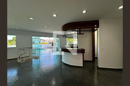 Sala de casa de condomínio para alugar com 4 quartos, 520m² em Jardim Paulista, Barueri