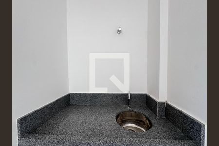 Hall dormitórios de casa de condomínio para alugar com 3 quartos, 227m² em Vargem Pequena, Rio de Janeiro