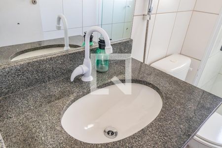 Banheiro Social de apartamento à venda com 2 quartos, 57m² em Vila Nossa Senhora da Escada, Barueri
