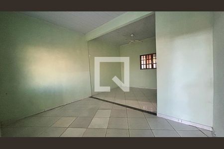 Sala  de casa para alugar com 2 quartos, 425m² em Extensão do Bosque, Rio das Ostras
