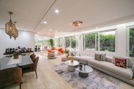 Sala de casa de condomínio à venda com 5 quartos, 616m² em Alphaville, Santana de Parnaíba
