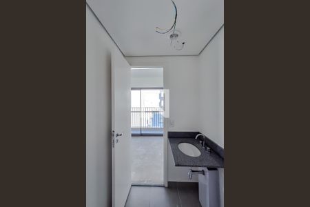 Banheiro de kitnet/studio à venda com 1 quarto, 24m² em Liberdade, São Paulo