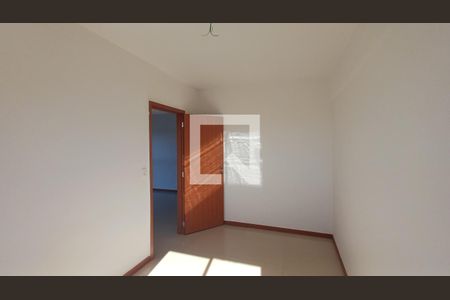Quarto 1 de apartamento para alugar com 2 quartos, 50m² em Novo Horizonte, Nilópolis