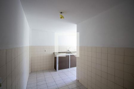 Cozinha de apartamento para alugar com 2 quartos, 68m² em Mutondo, São Gonçalo