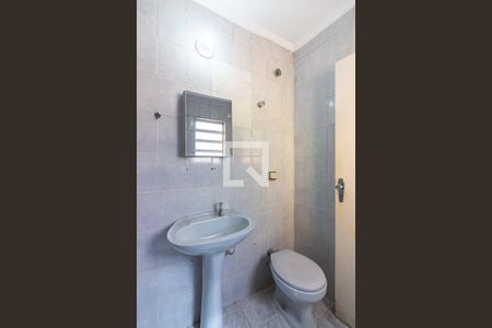 Banheiro de casa para alugar com 2 quartos, 60m² em Centro, Osasco