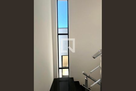 Escadas  de casa de condomínio à venda com 3 quartos, 168m² em Chácara Primavera, Campinas