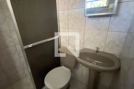 Banheiro de casa para alugar com 2 quartos, 75m² em São Bento, Duque de Caxias