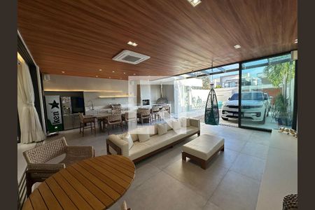 Sala de casa para alugar com 4 quartos, 600m² em Recreio dos Bandeirantes, Rio de Janeiro