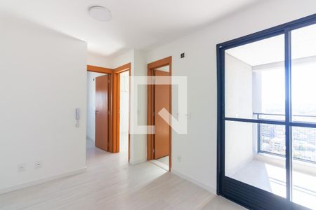 Sala de apartamento para alugar com 2 quartos, 38m² em Centro, Osasco