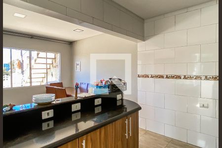 Cozinha  de casa para alugar com 2 quartos, 90m² em Vila Ré, São Paulo