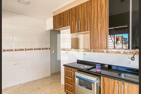 Cozinha  de casa para alugar com 2 quartos, 90m² em Vila Ré, São Paulo