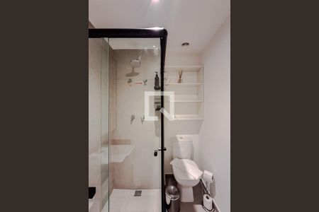 Banheiro de kitnet/studio para alugar com 1 quarto, 29m² em Paraíso, São Paulo