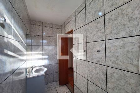 Banheiro da Suíte de casa à venda com 3 quartos, 200m² em Vila Guarani, Santo André