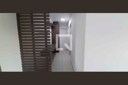 Corredor de apartamento para alugar com 2 quartos, 57m² em Santo Antônio, Osasco