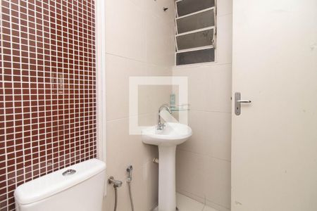 Banheiro de apartamento para alugar com 1 quarto, 40m² em Vila Nova, Porto Alegre