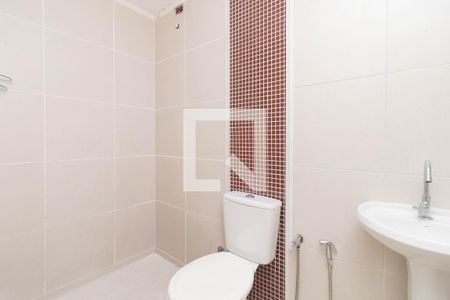 Banheiro de apartamento para alugar com 1 quarto, 40m² em Vila Nova, Porto Alegre