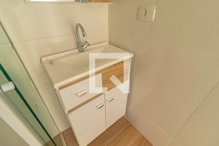 Banheiro social de kitnet/studio para alugar com 1 quarto, 20m² em Planalto Paulista, São Paulo